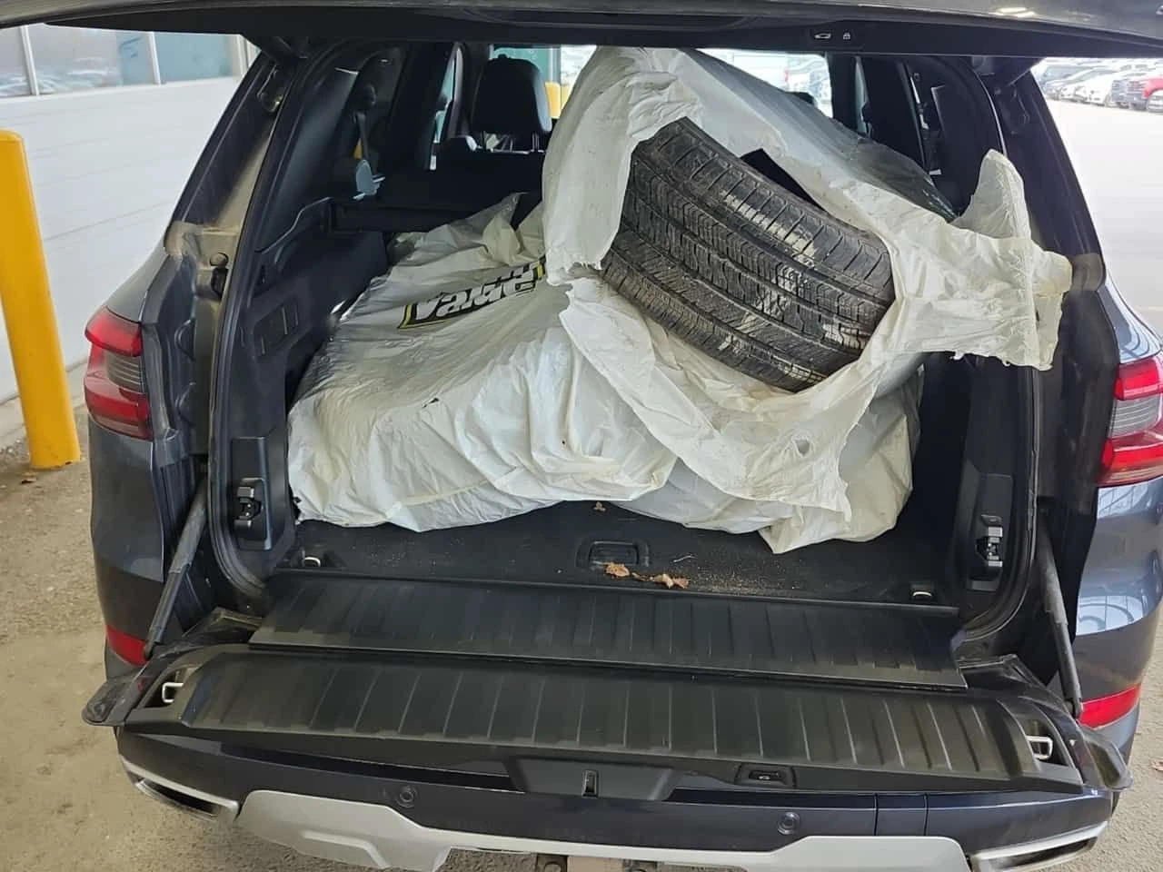 BMW X5 * xDrive40i * ПОДГРЕВИ * ПАНО * 2 КЛЮЧА * CARFAX *, снимка 14 - Автомобили и джипове - 54348763