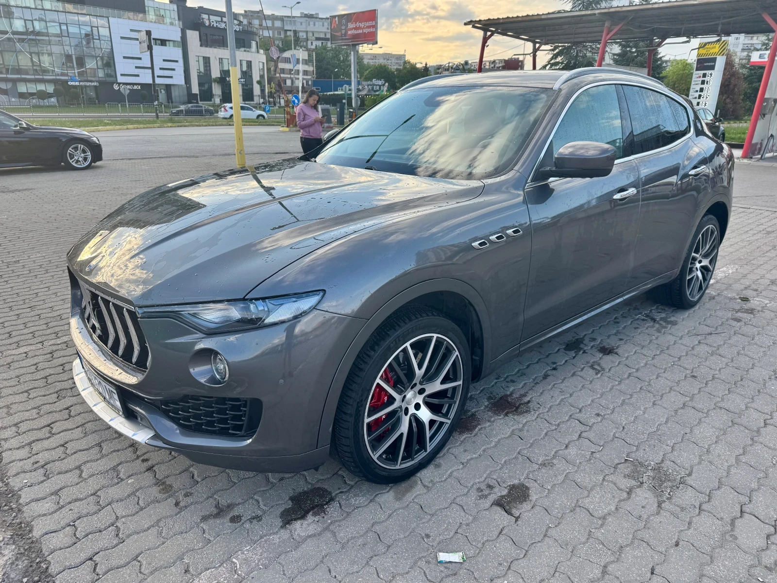 Maserati Levante 424 hp, снимка 3 - Автомобили и джипове - 54443873