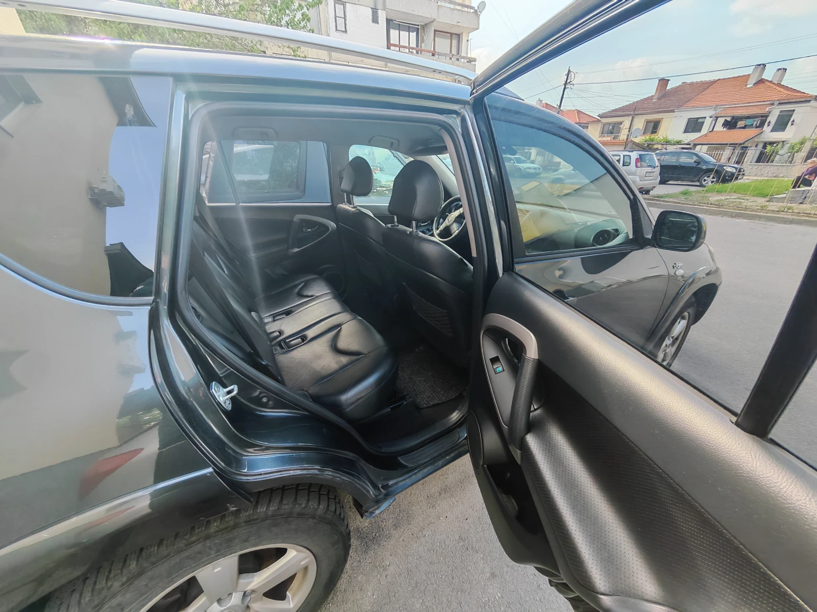 Toyota Rav4, снимка 6 - Автомобили и джипове - 54653427