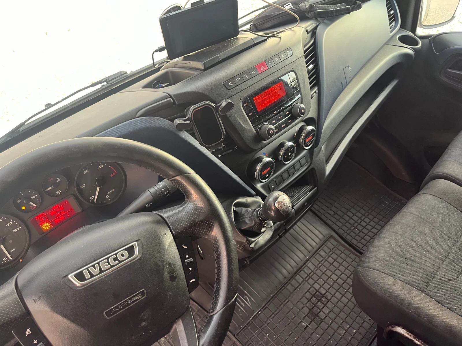 Iveco 35S18  - изображение 9
