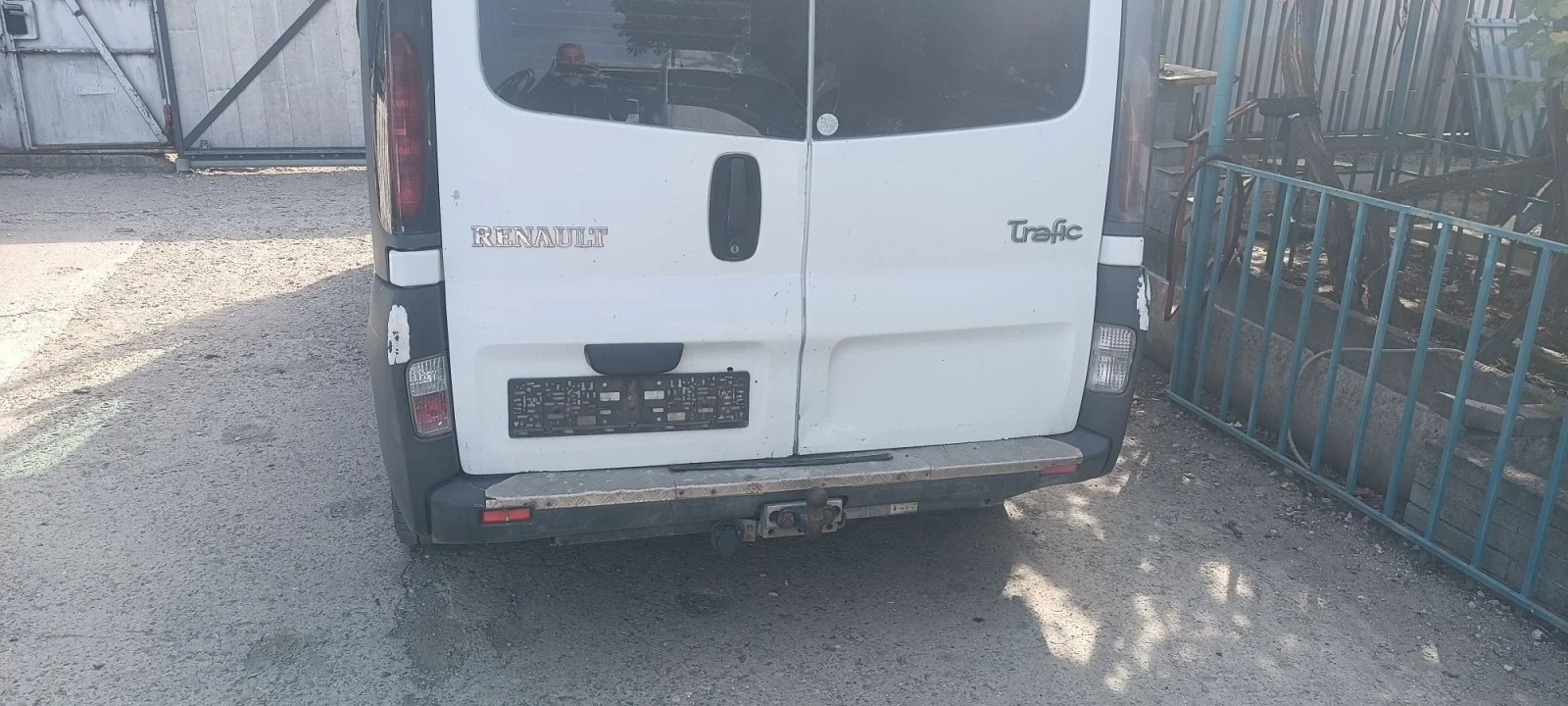 Renault Trafic 1.9DCI скорости , снимка 4 - Бусове и автобуси - 56388925