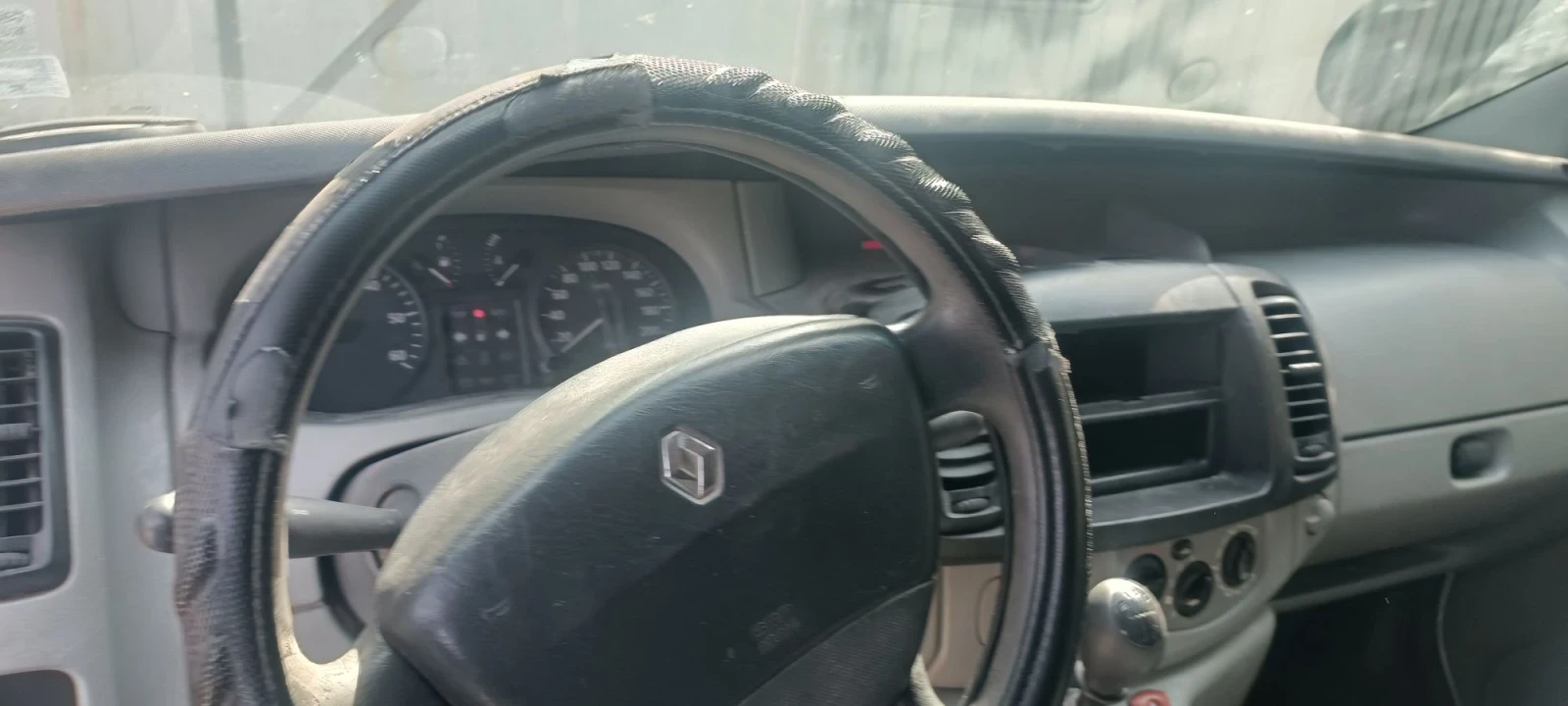 Renault Trafic 1.9DCI скорости , снимка 10 - Бусове и автобуси - 56388925