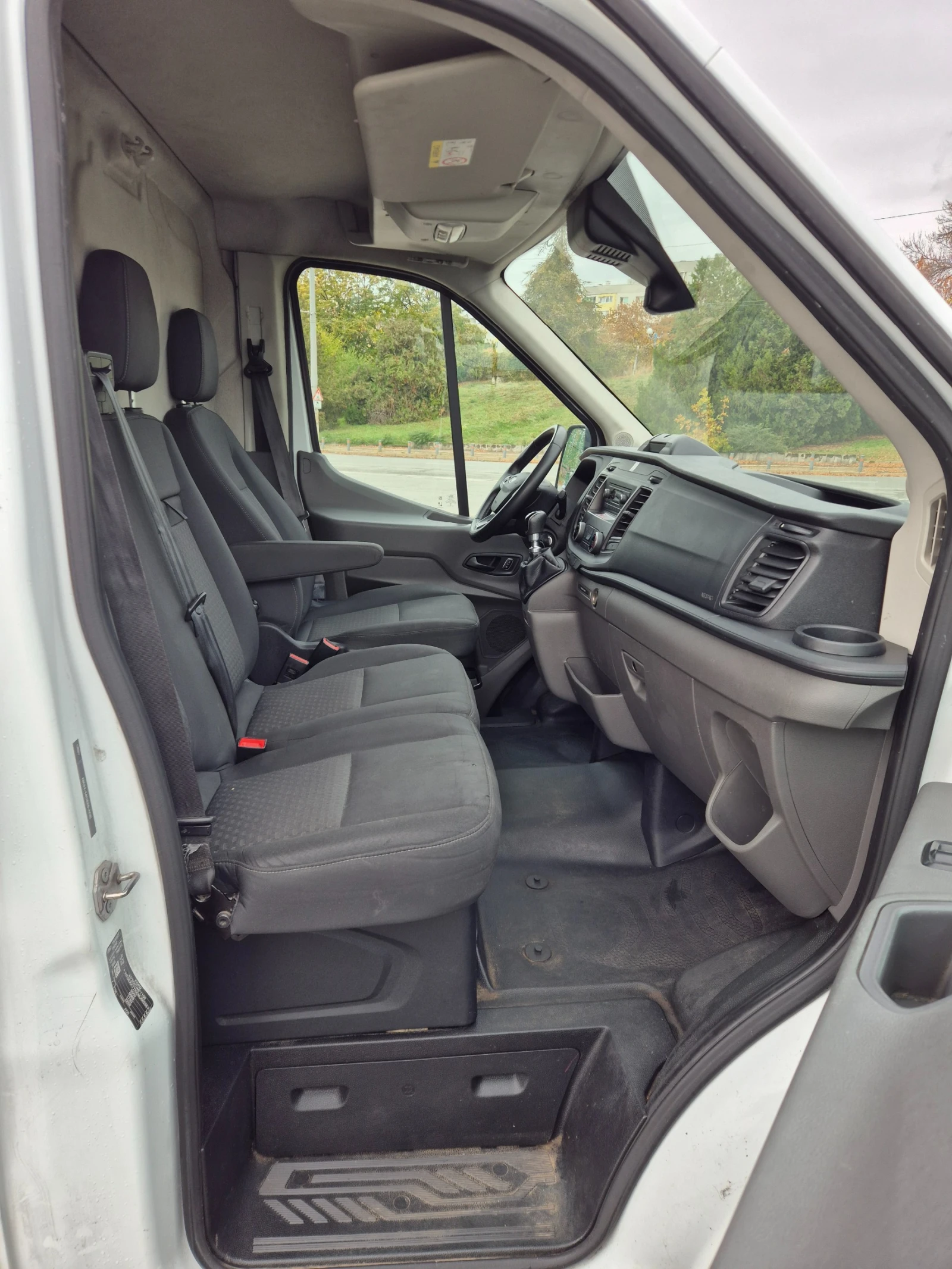 Ford Transit 2.0d 170кс, снимка 9 - Бусове и автобуси - 56744809