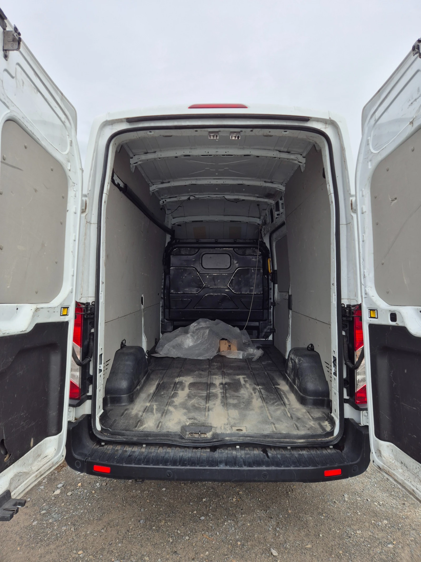 Ford Transit 2.0d 170кс, снимка 10 - Бусове и автобуси - 56744809