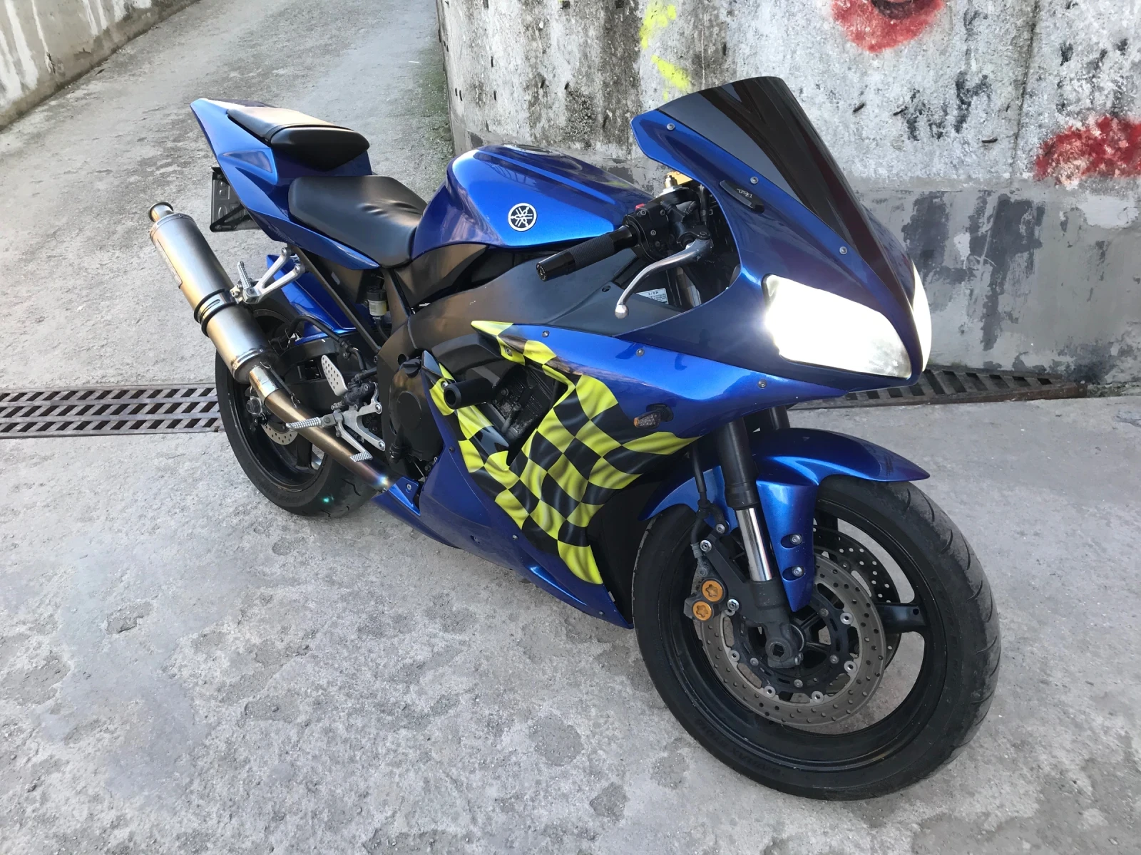 Yamaha YZF-R1