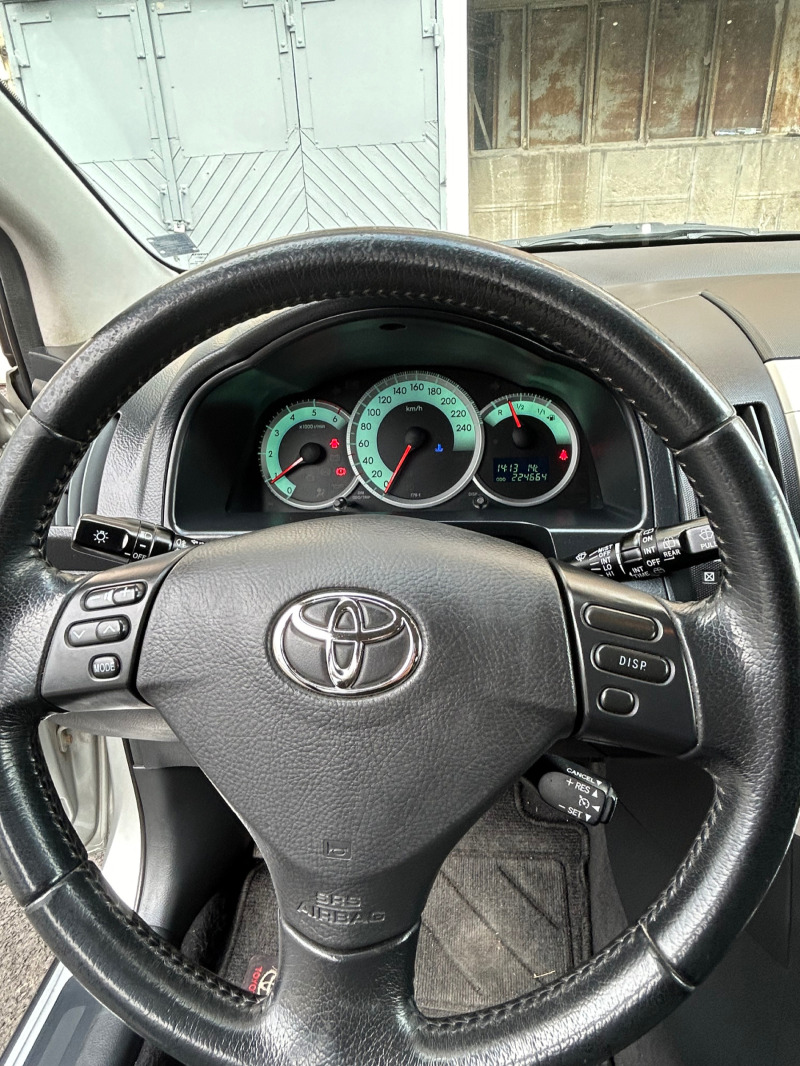Toyota Corolla verso, снимка 13 - Автомобили и джипове - 45950880