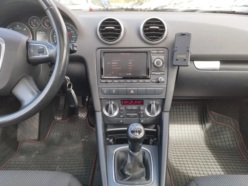 Audi A3 1.6TDI 105k.s.NAVI PANORAMA, снимка 11 - Автомобили и джипове - 45538959