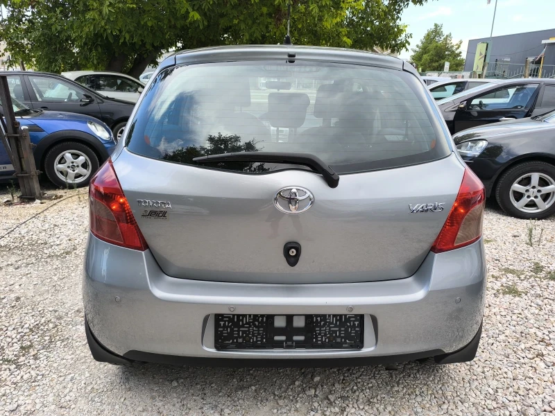 Toyota Yaris 1.3бензин, снимка 5 - Автомобили и джипове - 47272887