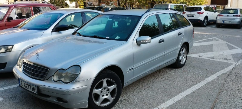 Mercedes-Benz C 220 CDI, снимка 9 - Автомобили и джипове - 47632314