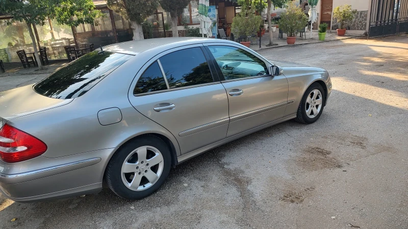 Mercedes-Benz E 280, снимка 9 - Автомобили и джипове - 47969661