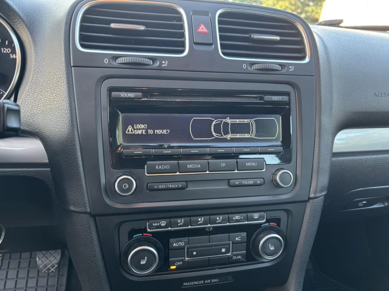 VW Golf 1.6 TDI, снимка 6 - Автомобили и джипове - 50595601