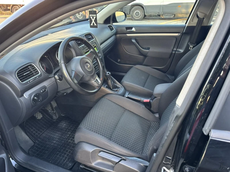 VW Golf 1.6 TDI, снимка 9 - Автомобили и джипове - 50595601