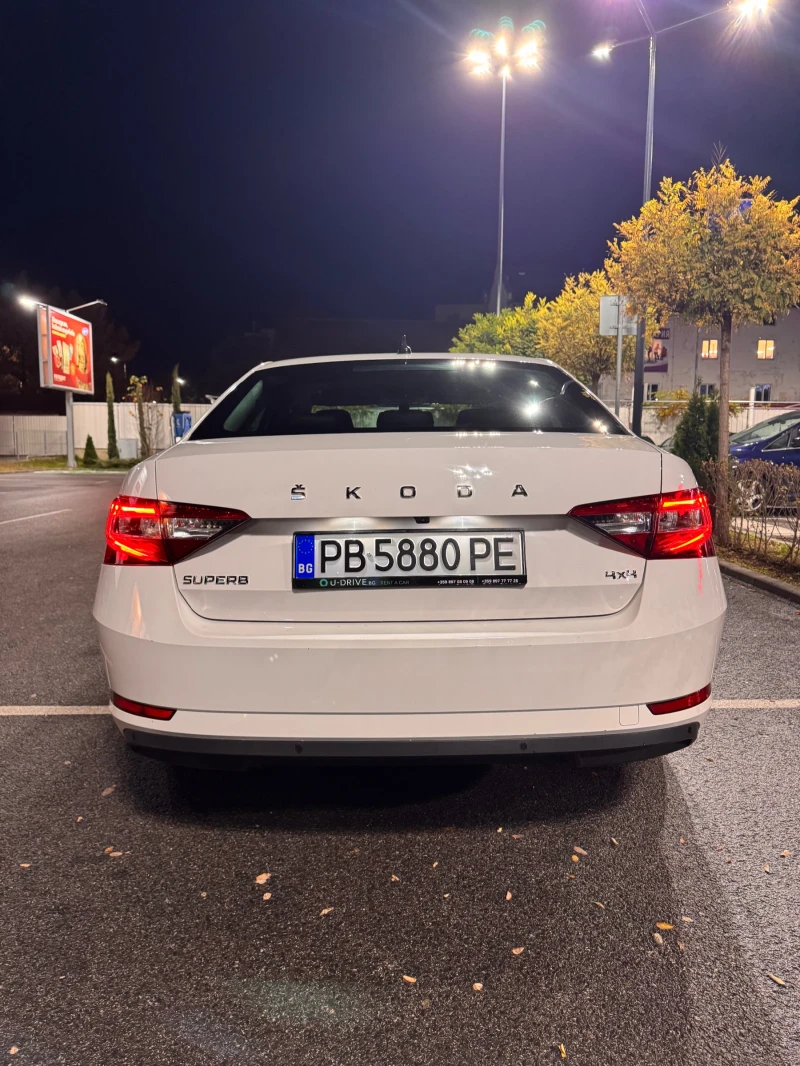 Skoda Superb  Facelift 2.0 TDI4x4   Alcantara   Ambient 190hp, снимка 4 - Автомобили и джипове - 52337521