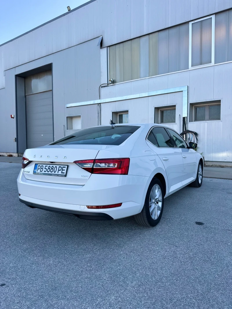 Skoda Superb  Facelift 2.0 TDI4x4   Alcantara   Ambient 190hp, снимка 15 - Автомобили и джипове - 52337521