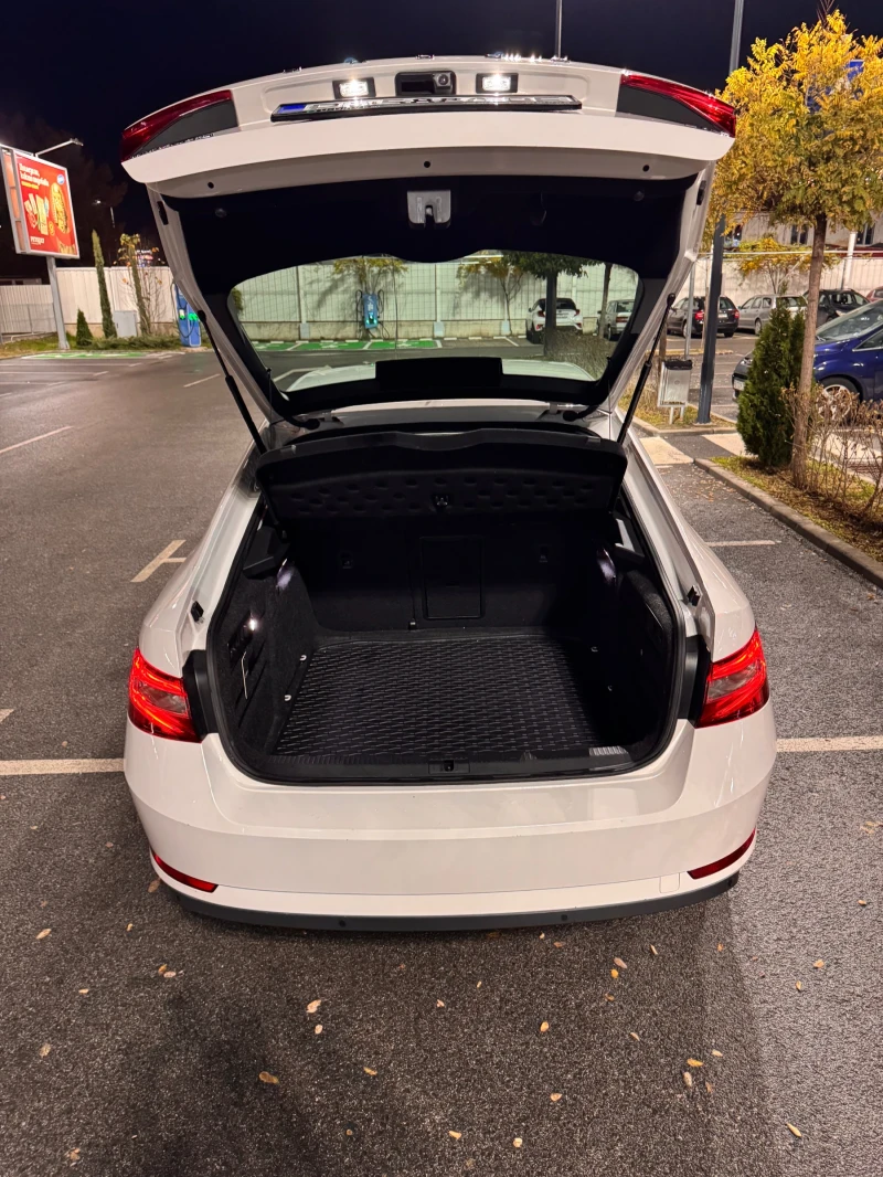 Skoda Superb  Facelift 2.0 TDI4x4   Alcantara   Ambient 190hp, снимка 6 - Автомобили и джипове - 52337521
