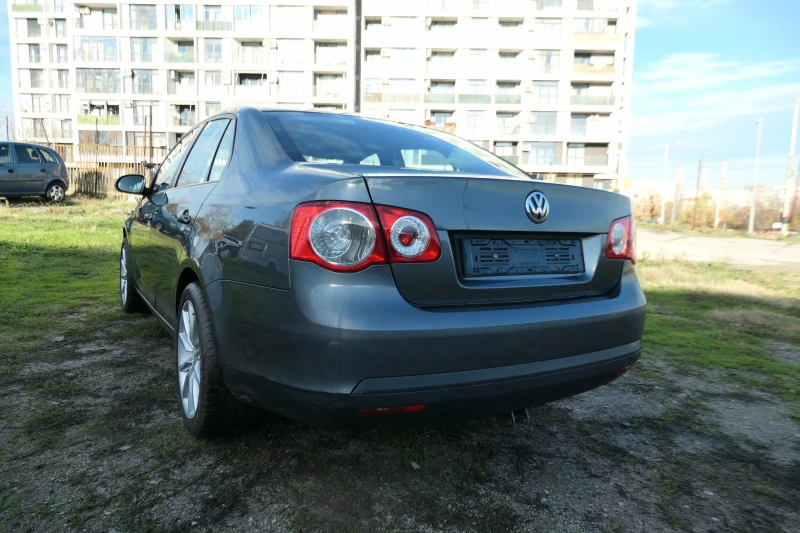 VW Jetta 1.6TDI XENON NAVI BLUETOOTH ТЕГЛИЧ, снимка 5 - Автомобили и джипове - 52531357