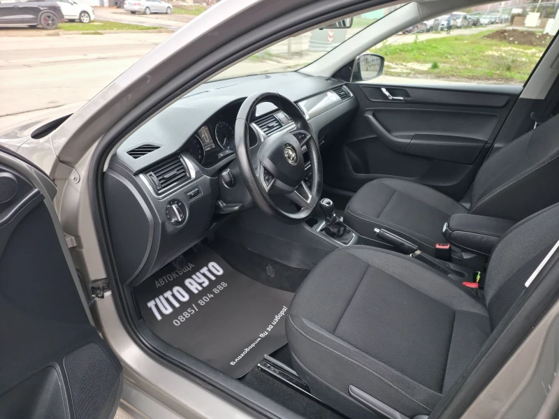Skoda Rapid 1.6TDI/90КС/ КЛИМАТИК/ТОП СЪСТОЯНИЕ/ЕВРО 5В/, снимка 9 - Автомобили и джипове - 52725140