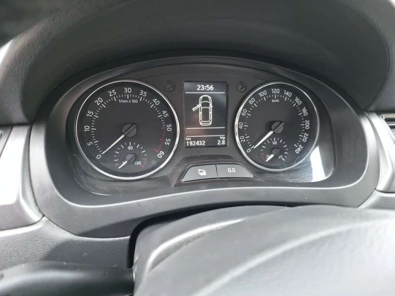 Skoda Rapid 1.6TDI/90КС/ КЛИМАТИК/ТОП СЪСТОЯНИЕ/ЕВРО 5В/, снимка 17 - Автомобили и джипове - 52725140