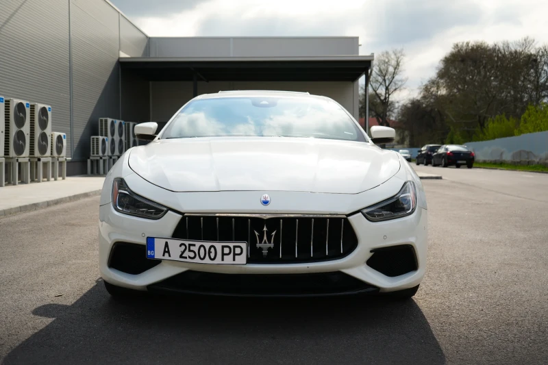 Maserati Ghibli Maserati Ghibli Granlusso Trofeo 2019г, снимка 2 - Автомобили и джипове - 52892175