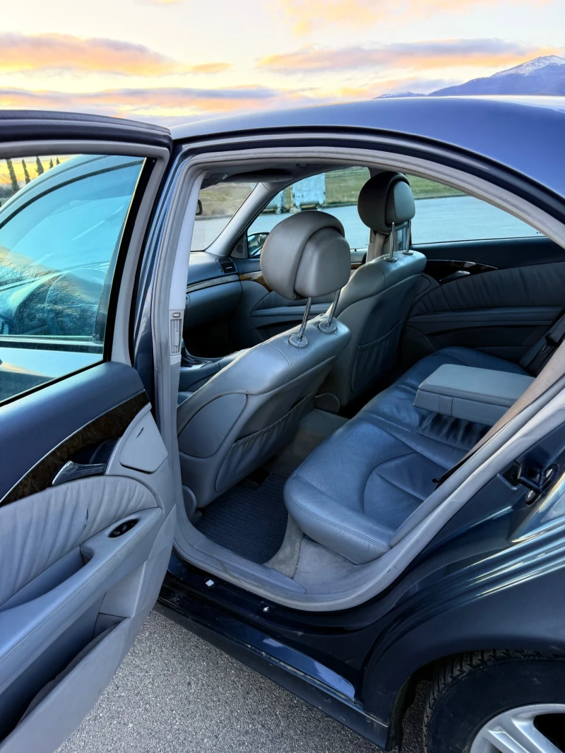 Mercedes-Benz E 300 3.0 CDI, снимка 5 - Автомобили и джипове - 53167619
