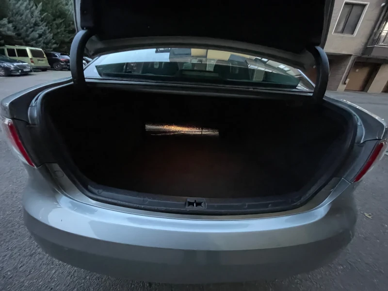 Toyota Avensis, снимка 10 - Автомобили и джипове - 53312708