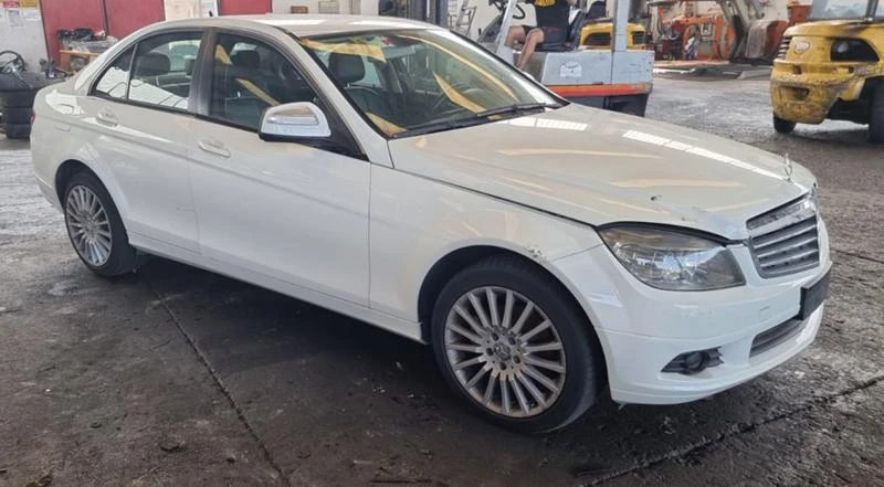 Mercedes-Benz C 220 2.2 CDI, снимка 3 - Автомобили и джипове - 33658884