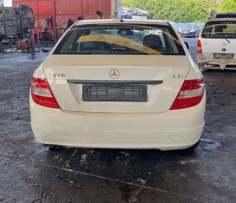 Mercedes-Benz C 220 2.2 CDI, снимка 4 - Автомобили и джипове - 33658884