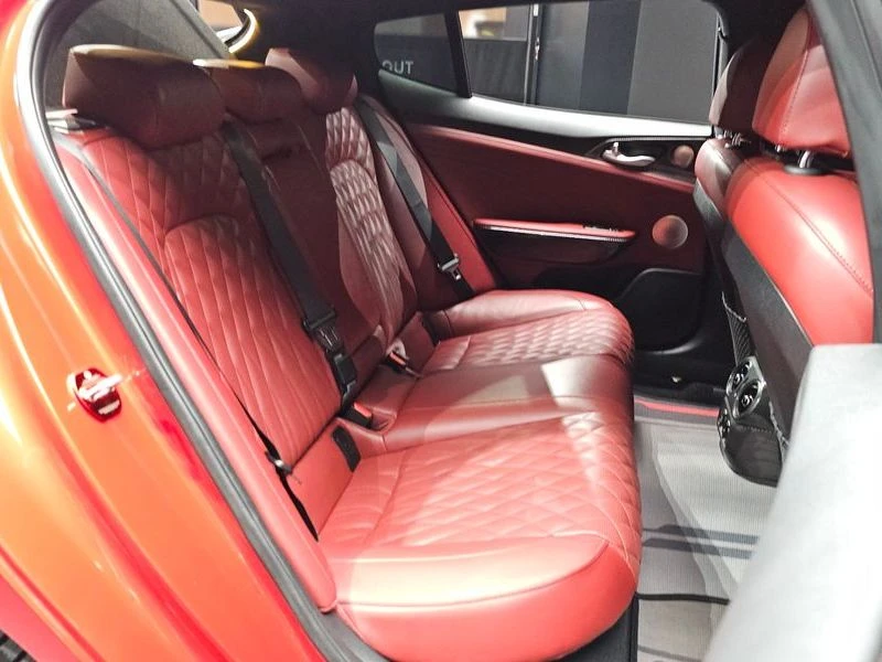 Kia Stinger 3.3 Automatic, снимка 16 - Автомобили и джипове - 55587583