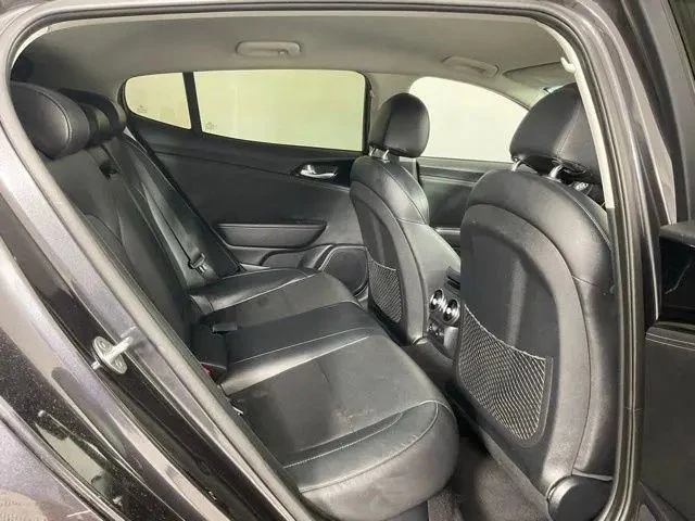 Kia Stinger, снимка 14 - Автомобили и джипове - 55734856