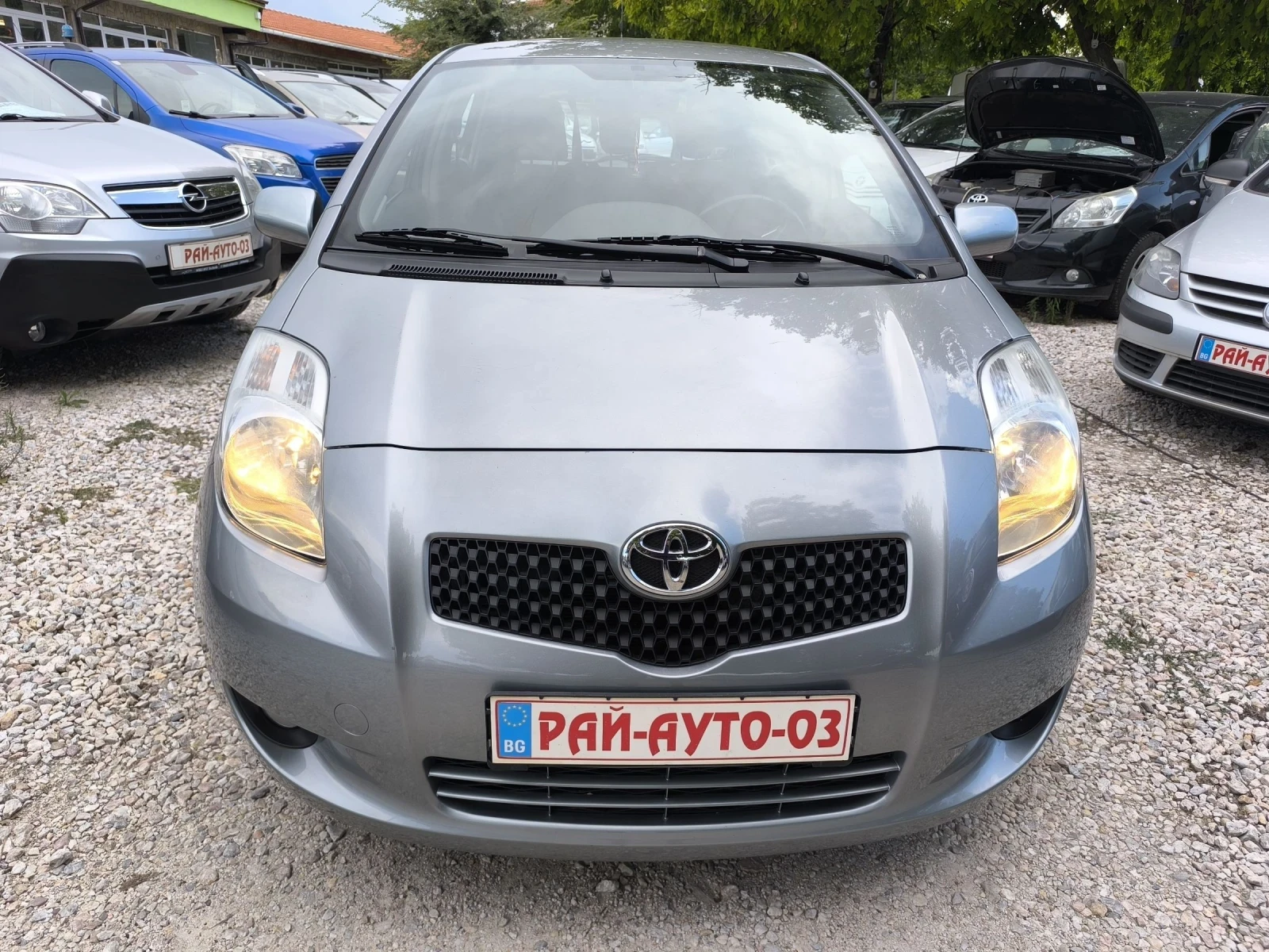 Toyota Yaris 1.3 бензин 08г. - изображение 2