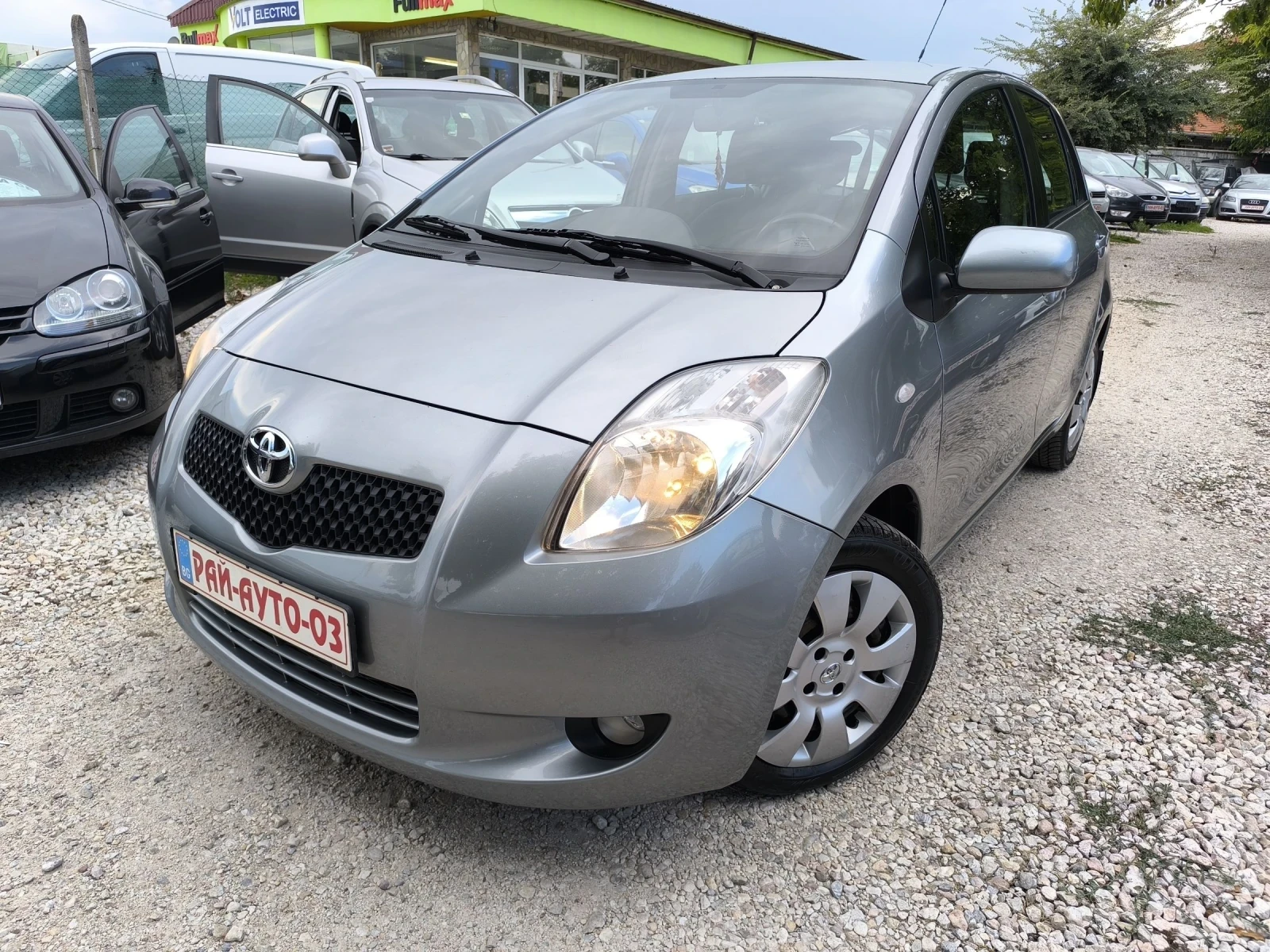 Toyota Yaris 1.3 бензин 08г. - изображение 7