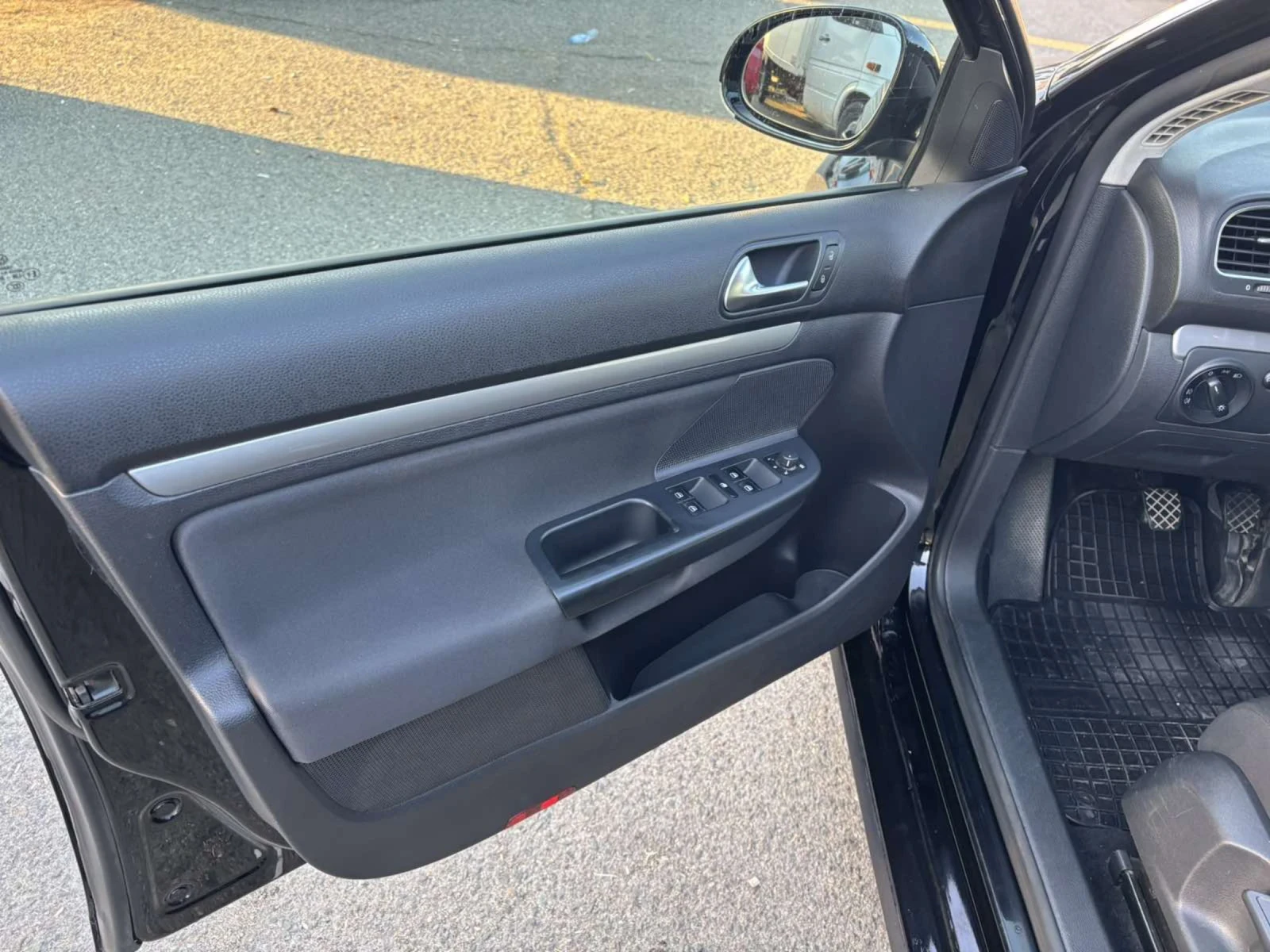 VW Golf 1.6 TDI | Mobile.bg � ����������� 12