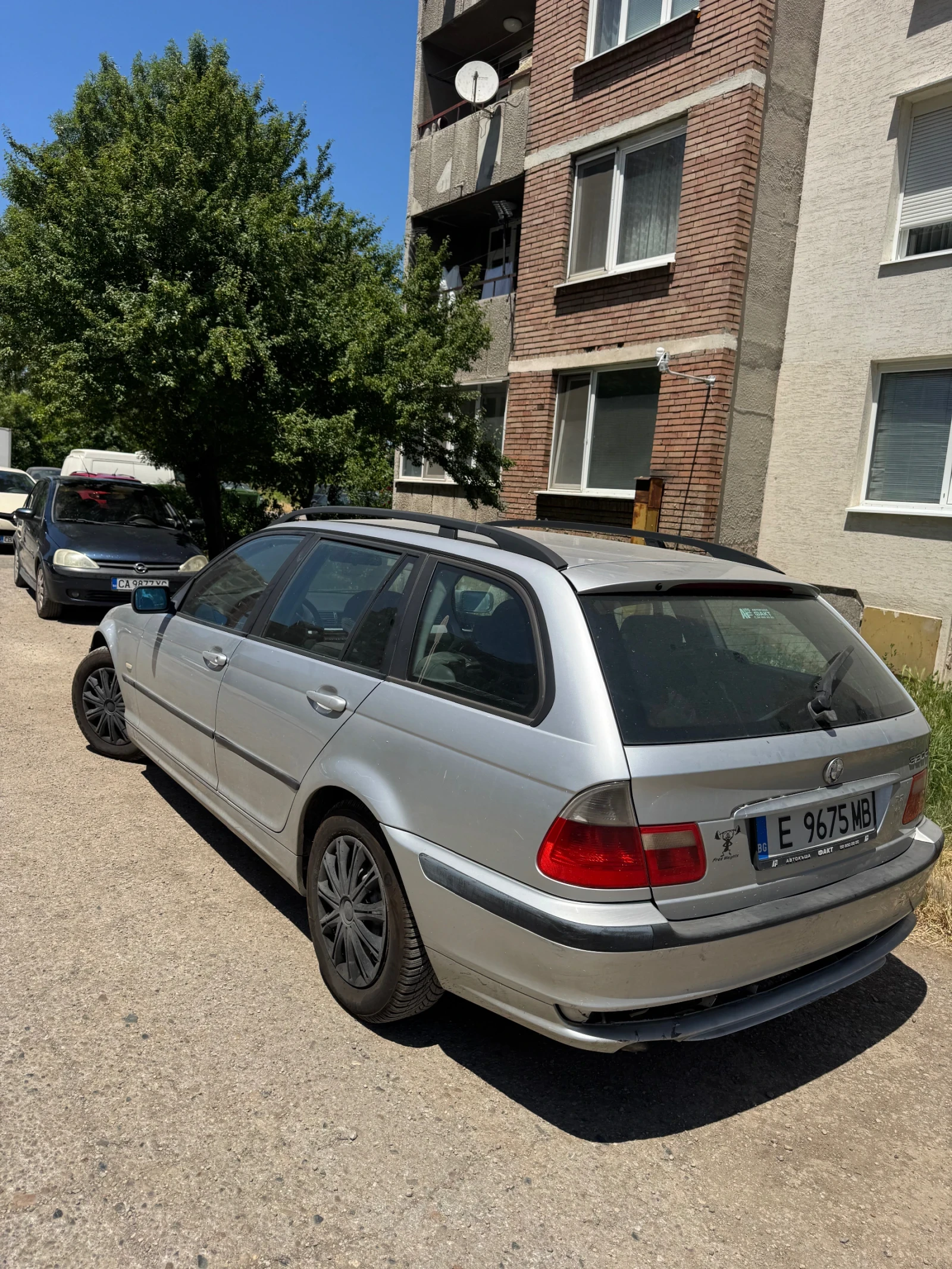 BMW 320 Комби - изображение 5