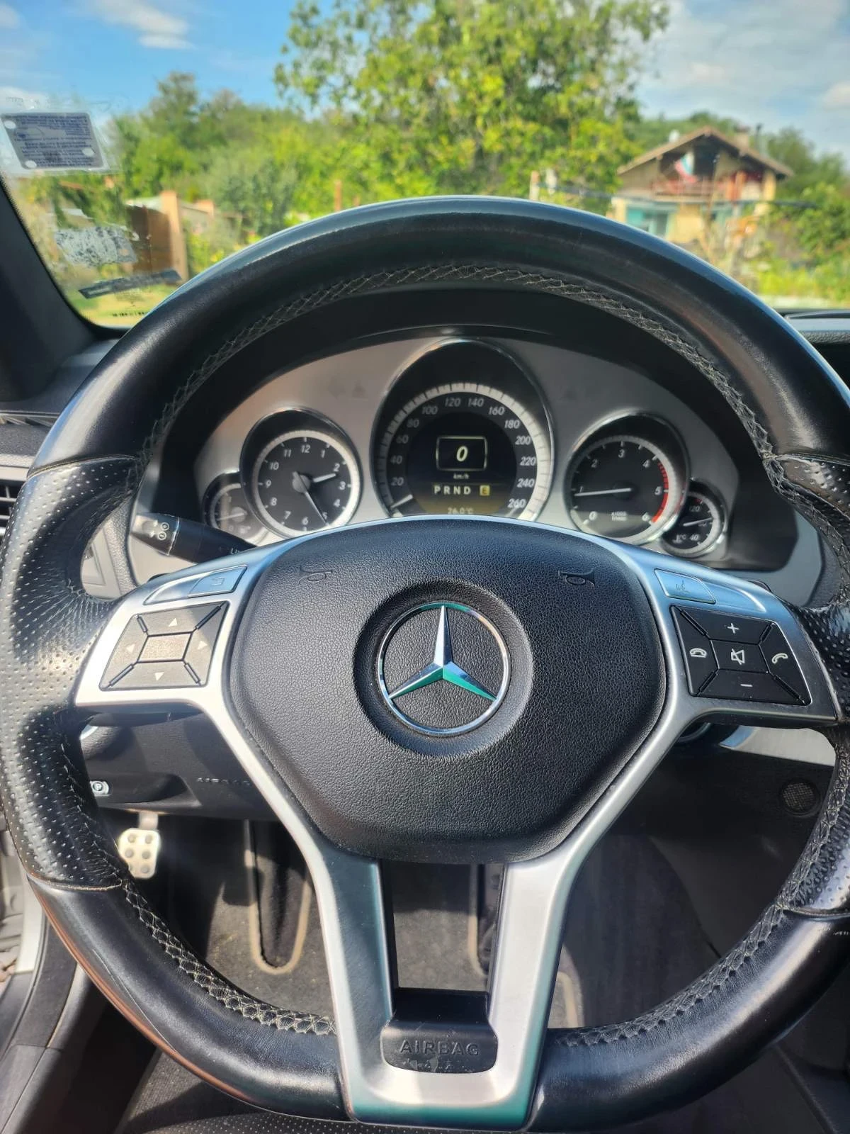 Mercedes-Benz E 220  - изображение 9