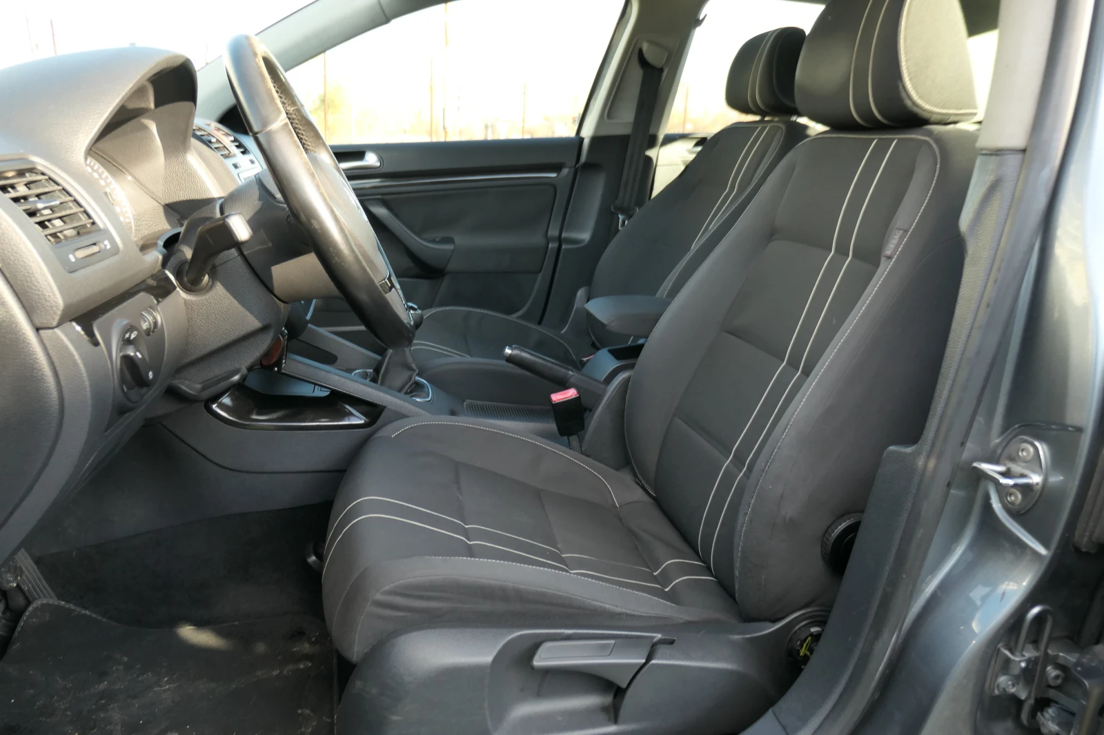 VW Jetta 1.6TDI XENON NAVI BLUETOOTH  | Mobile.bg   11