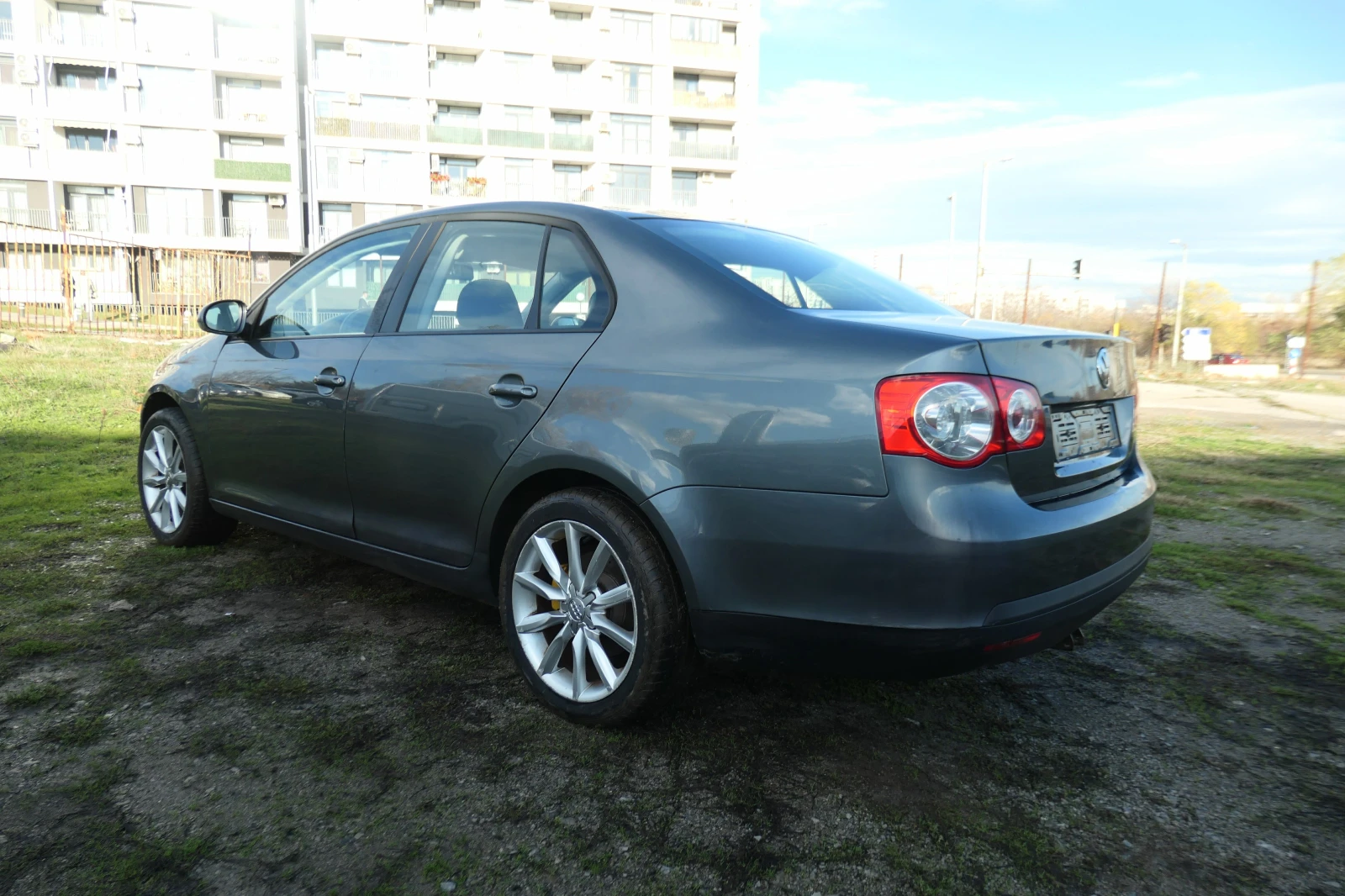 VW Jetta 1.6TDI XENON NAVI BLUETOOTH  | Mobile.bg   6