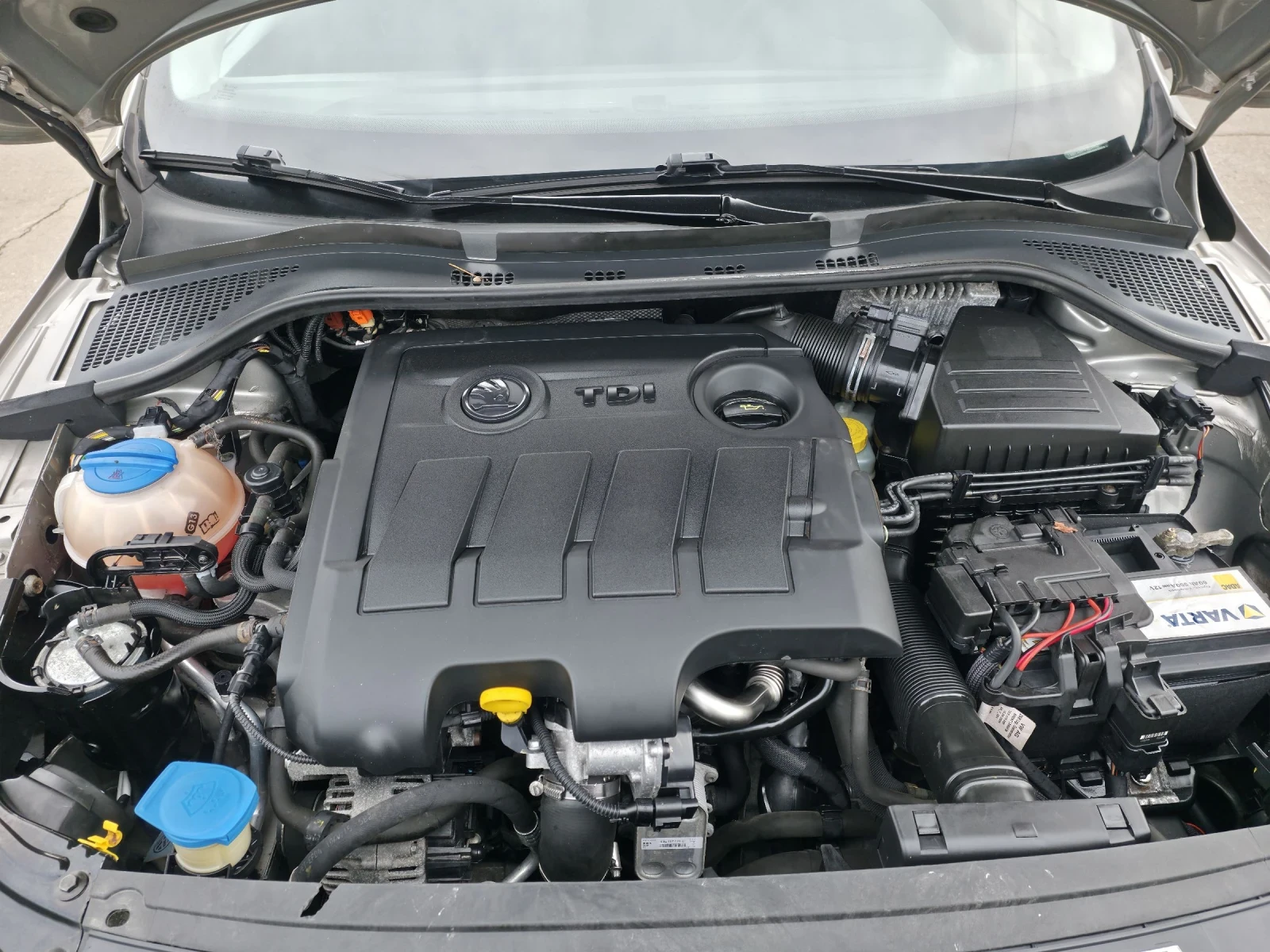 Skoda Rapid 1.6TDI/90/ / / 5/ | Mobile.bg   16