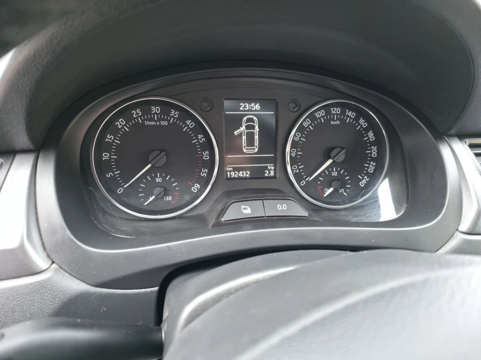 Skoda Rapid 1.6TDI/90/ / / 5/ | Mobile.bg   17