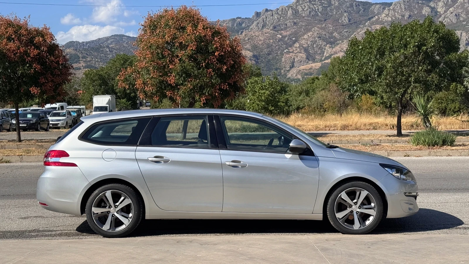 Peugeot 308 1.6HDI SW * ПЕРФЕКТЕН* , снимка 5 - Автомобили и джипове - 52904658