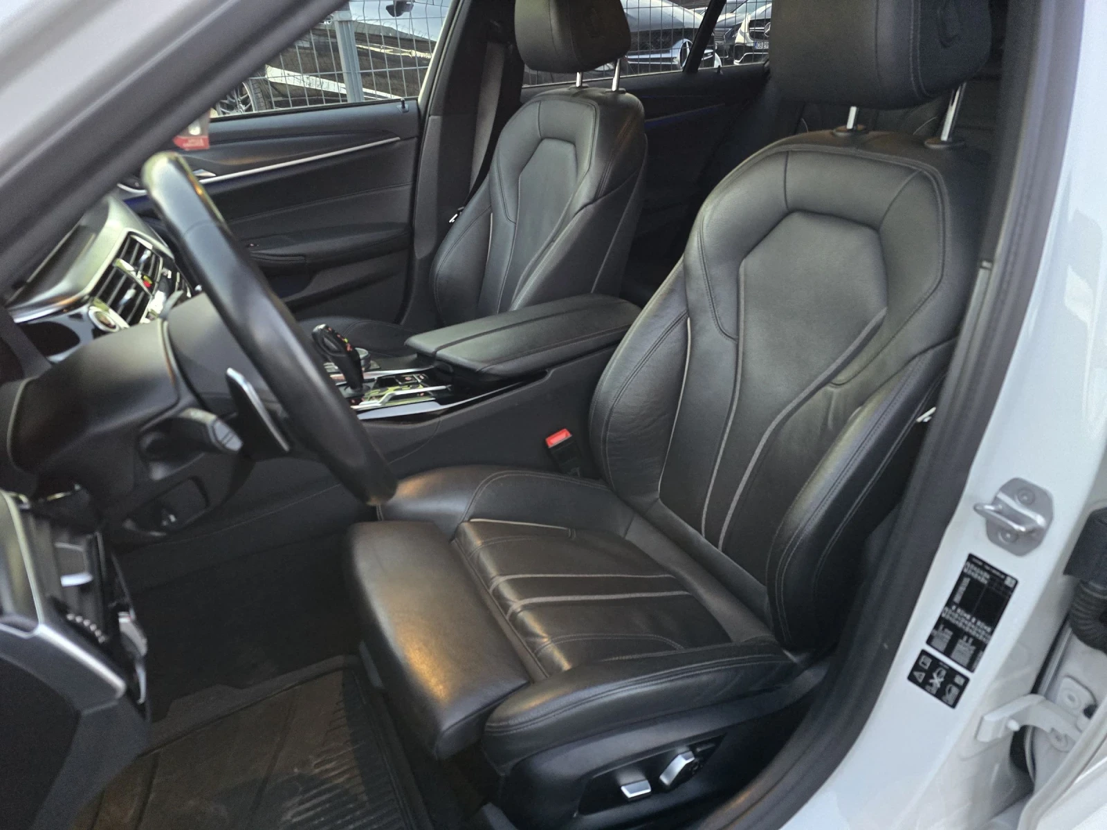 BMW 520 MSPORT/XDR/LCI - изображение 8