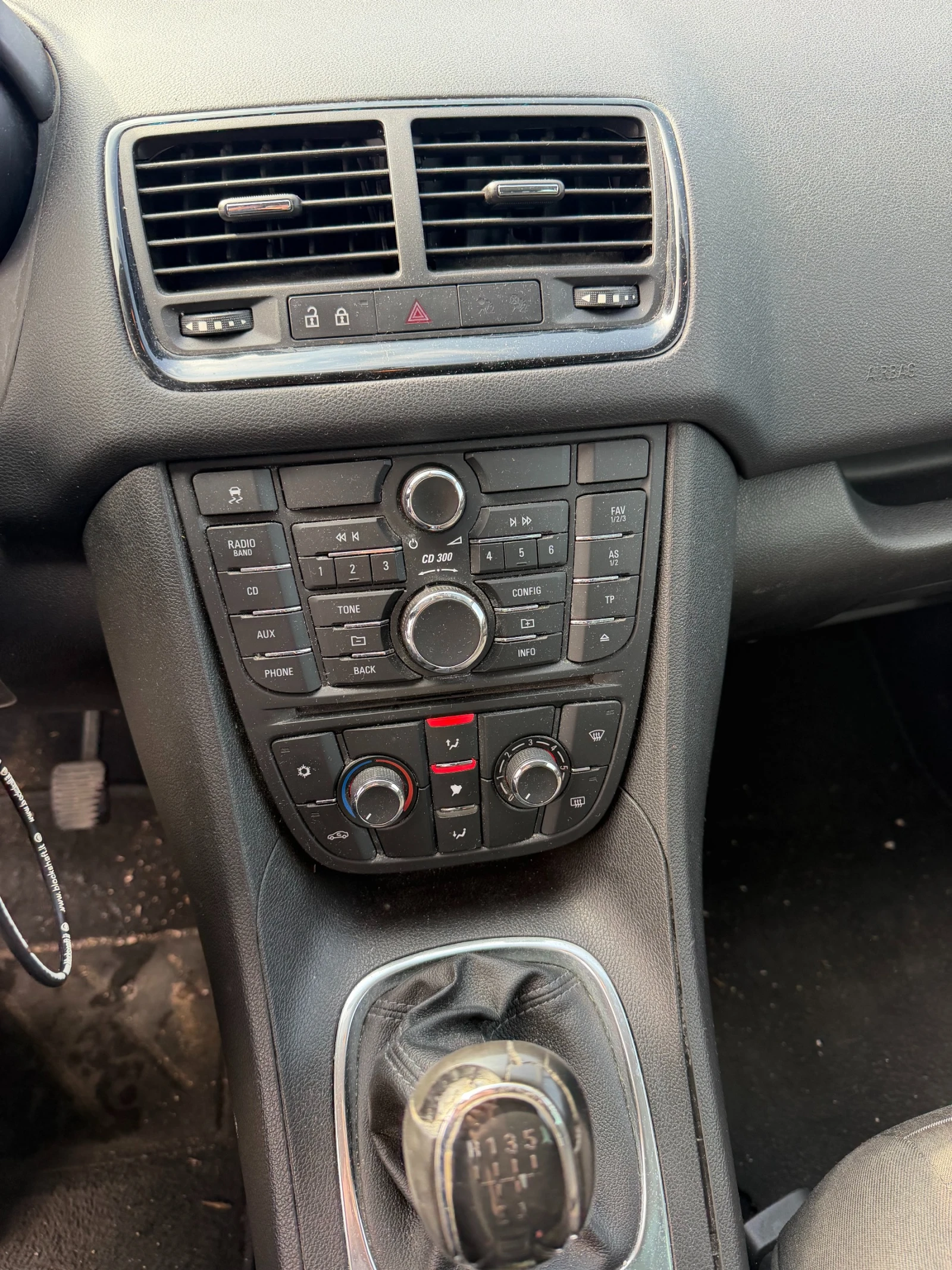 Opel Meriva 1.3CDTI EURO 5, снимка 12 - Автомобили и джипове - 53865288