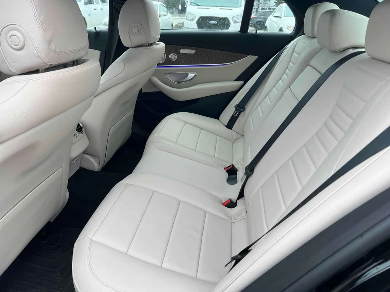 Mercedes-Benz E 450 | DISTRONIC| BURMESTER| 360| ПОДГРЕВИ| HUD| CARFAX, снимка 13 - Автомобили и джипове - 53897968