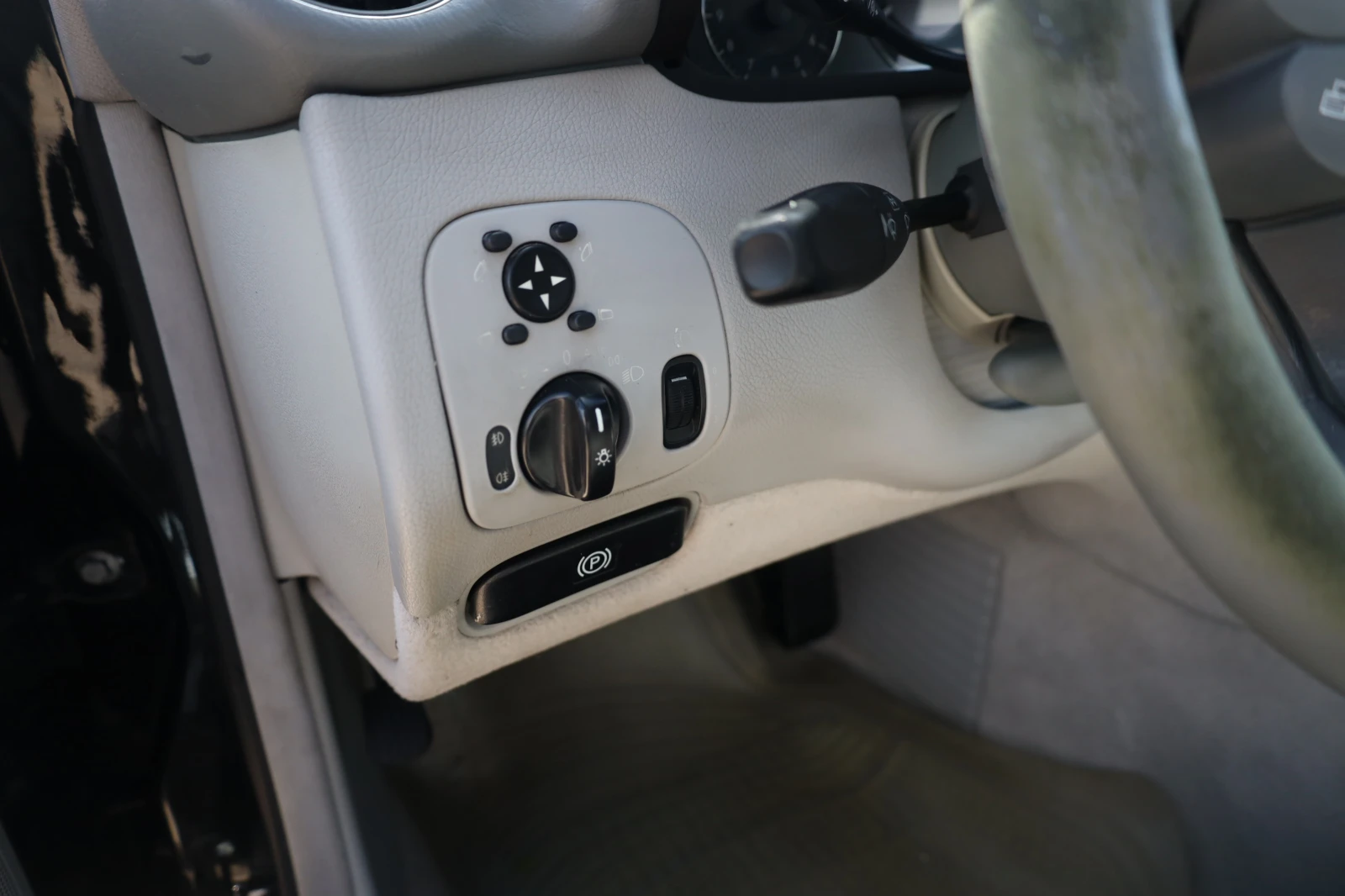 Mercedes-Benz CLK 270 CDI Automat Avantgarde Leder Tempomat iCarbg, снимка 15 - Автомобили и джипове - 54180629