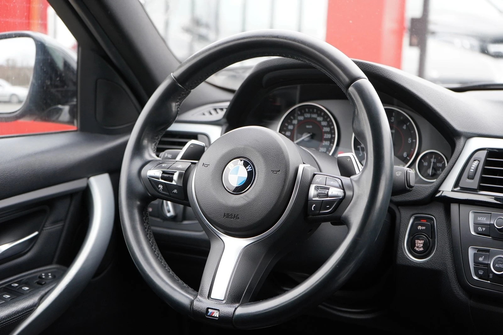 BMW 330 D/x-Drive/M package, снимка 10 - Автомобили и джипове - 54243482