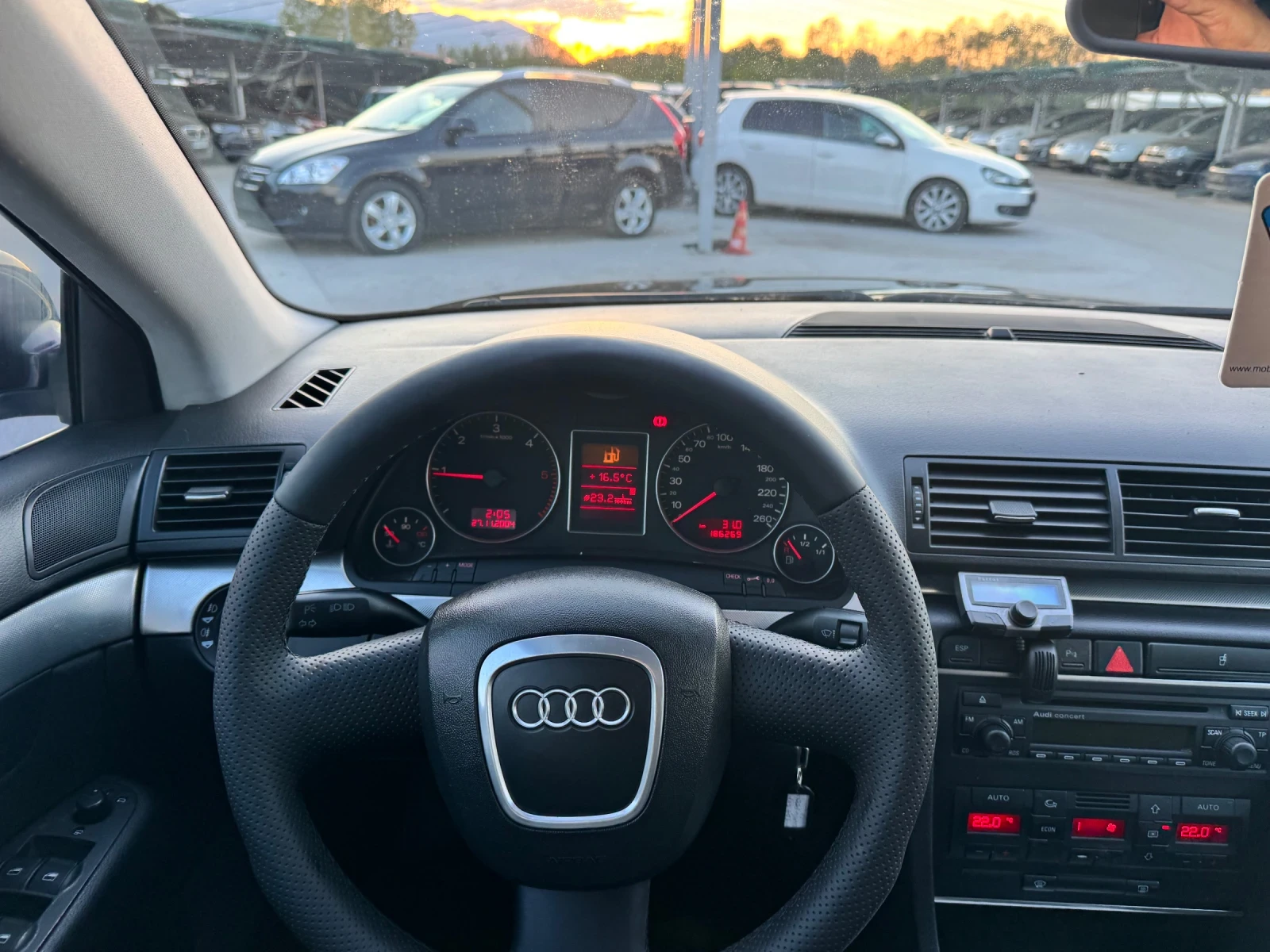 Audi A4 2.0TDI ИТАЛИЯ, снимка 15 - Автомобили и джипове - 54296815