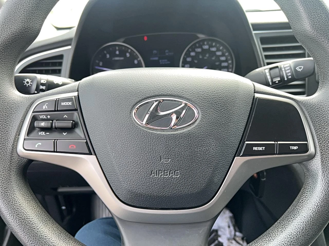 Hyundai Elantra LE FWD ����������  (���� �� ��) | Mobile.bg � ����������� 3
