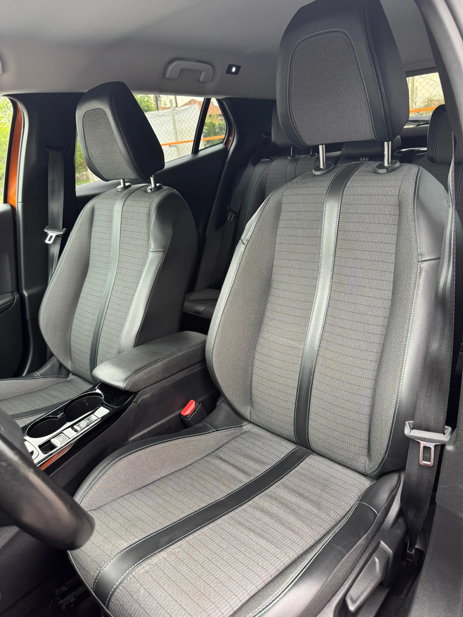 Peugeot 2008, снимка 14 - Автомобили и джипове - 54381825