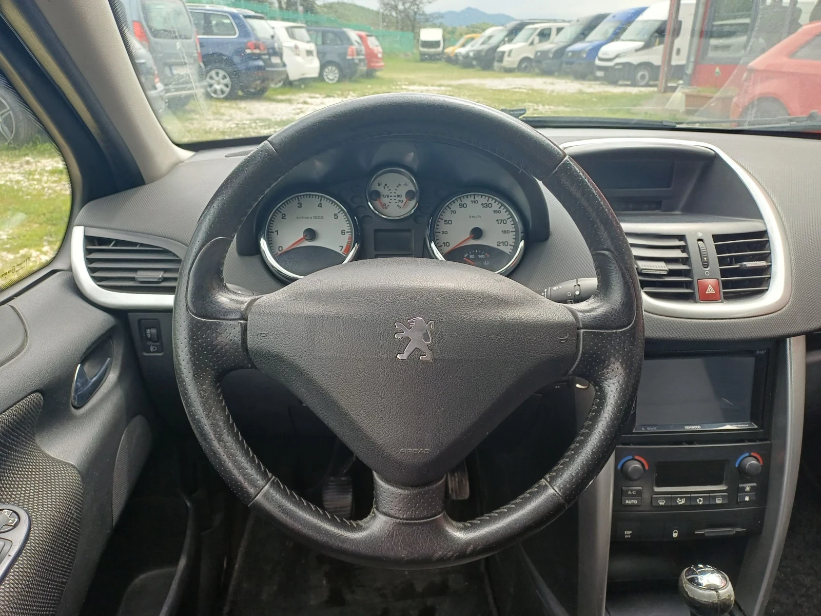 Peugeot 207 1, 6i, panorama, снимка 11 - Автомобили и джипове - 54389774