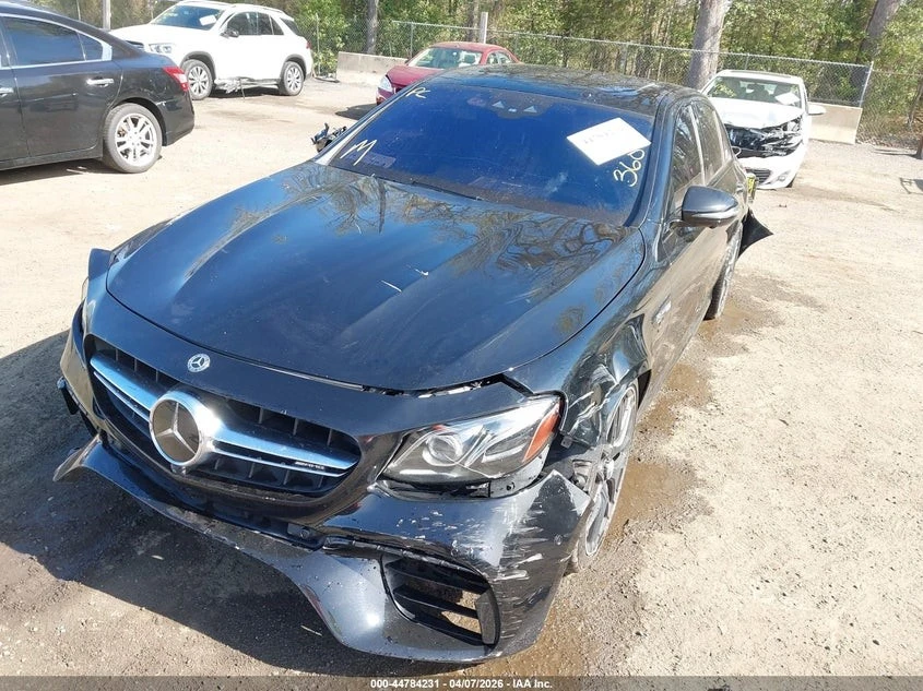 Mercedes-Benz E 63 AMG S 4MATIC Автокредит Цена до България, снимка 7 - Автомобили и джипове - 55133662