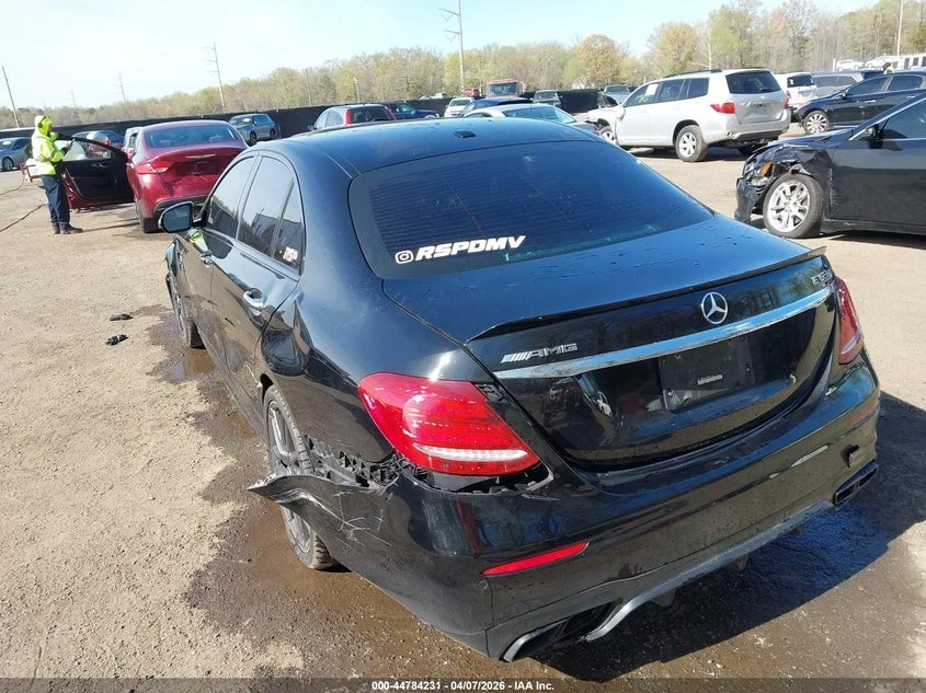 Mercedes-Benz E 63 AMG S 4MATIC Автокредит Цена до България, снимка 4 - Автомобили и джипове - 55133662